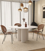 Basium Dining Table