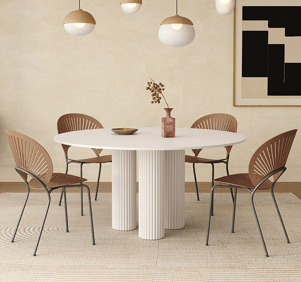 Basium Dining Table